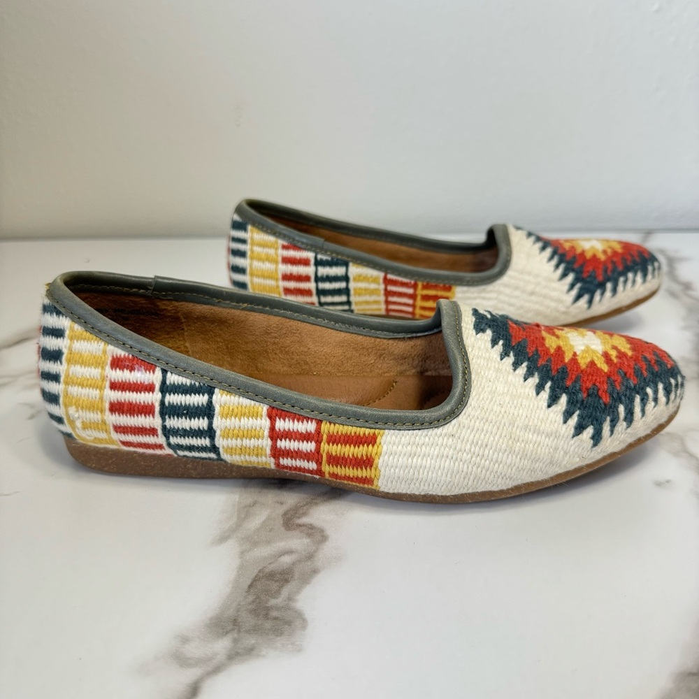 NWOT Born Giselle Woven Cotton Hand Dyed White Vibrant Multicolor Women’s Flats - Picture 2 of 11